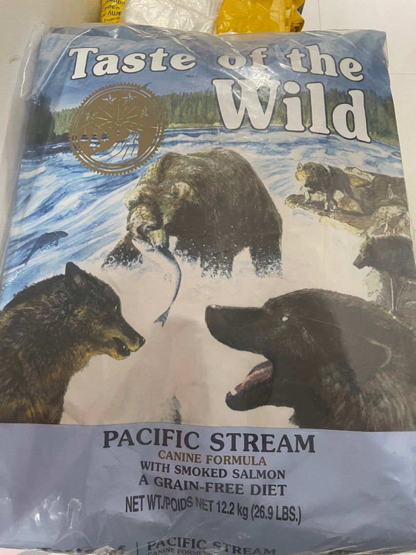 12.2kg Taste of the wild pacific stream with smoked salmon canine