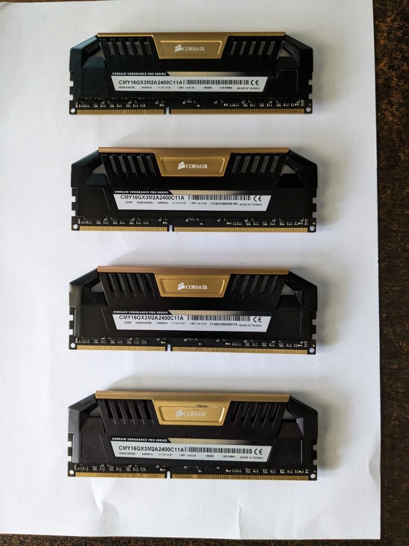 32 gb 4 X 8gb DDR3 ram modules CORSAIR Vengeance Pro GOLD