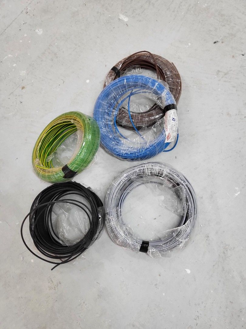 3 phase cables (5 Colours), Computers & Tech, Parts & Accessories