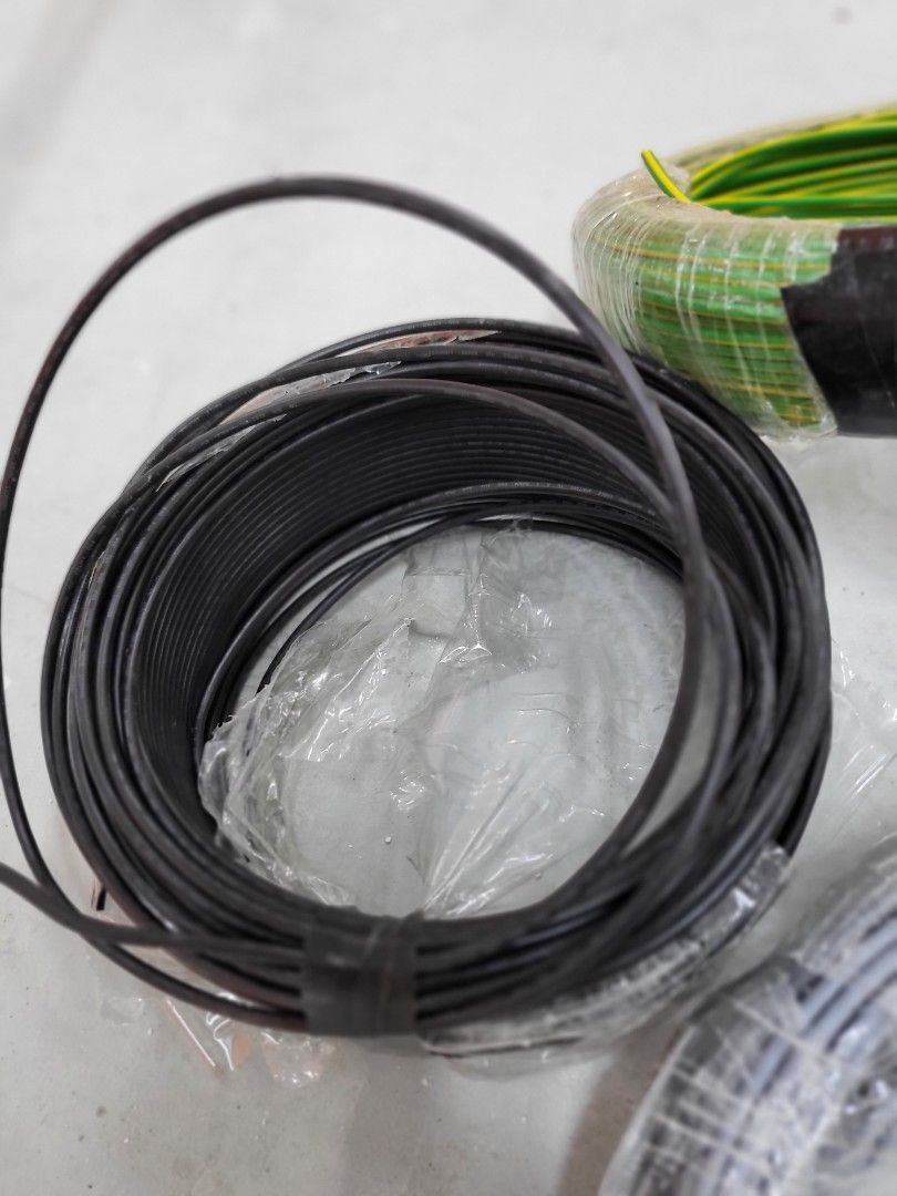 3 phase cables (5 Colours), Computers & Tech, Parts & Accessories