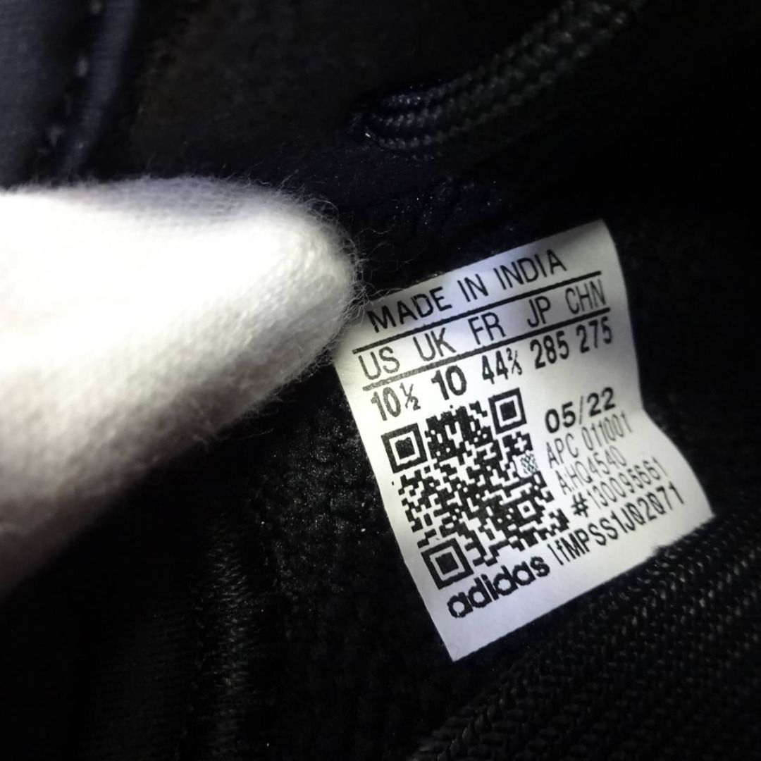 Adidas yeezy new arrivals qr code 7-11