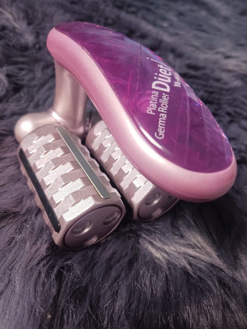 Affordable YA-MAN Platina Germa Roller 😍 (Category: Massage Devices) located in Bulacan. Submitted by afford.japan (Listing ID 1243381921, Image 3). Description: ✔️A lightweight, water-resistant Japanese beauty tool. ✔️Provides different treatment effects including firming & strengthening. ✔️The tips of the rollers attend to more delicate areas, like around the eyes. ✔️Visibly reduces the appearance of wrinkles, fine lines & sagging skin. ✔️Unve