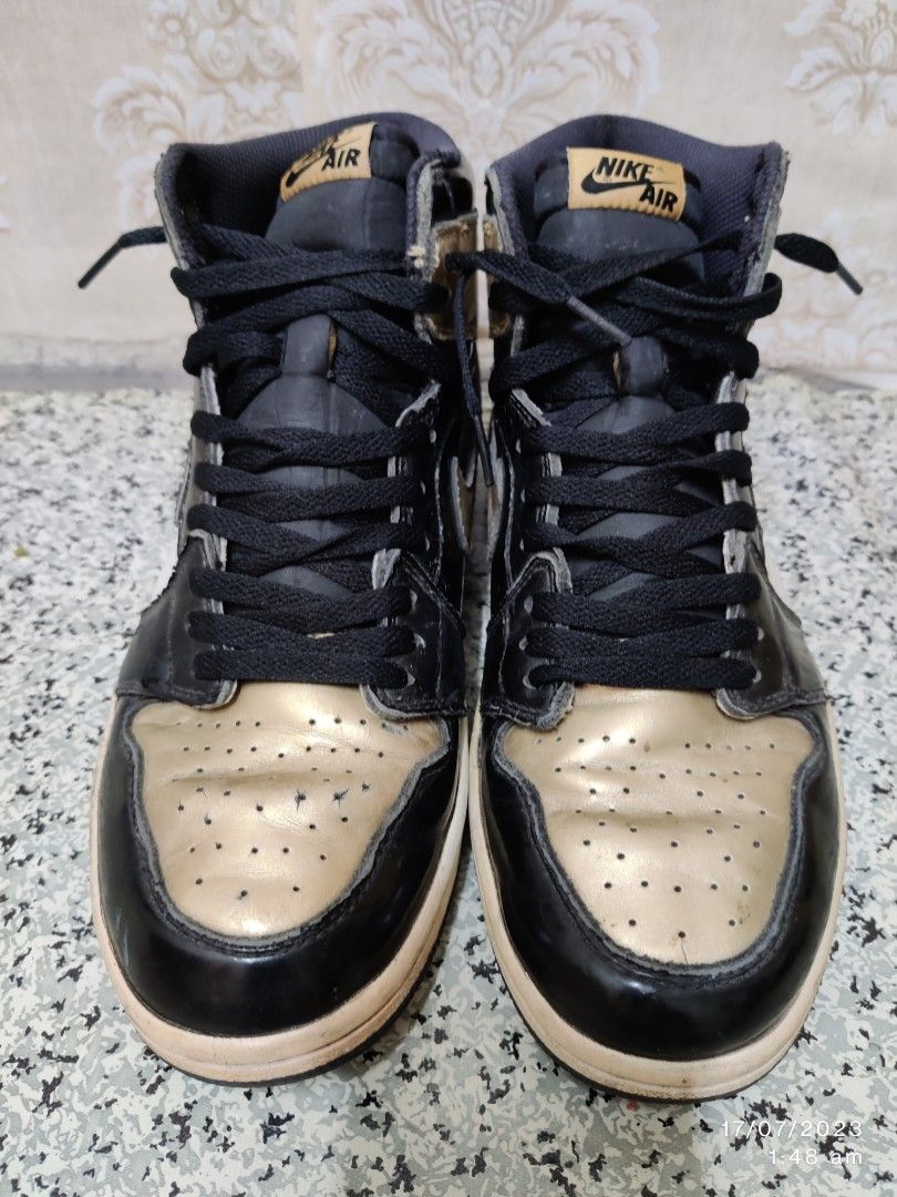 Gold discount toe sneakers