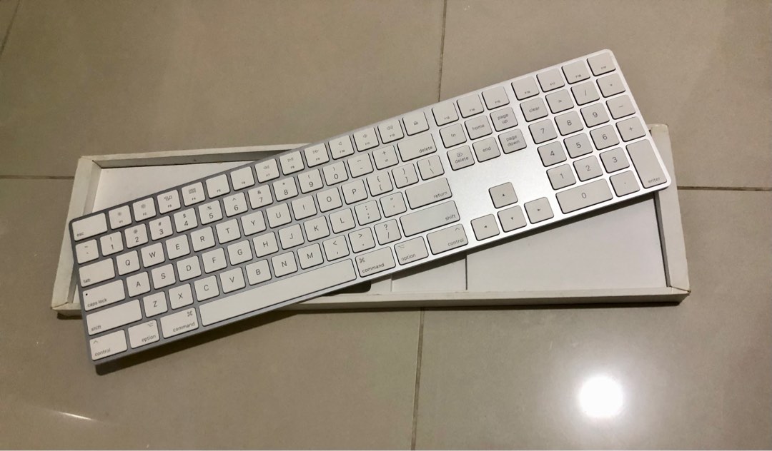 Apple magic numeric keyboard, Computers & Tech, Parts & Accessories ...