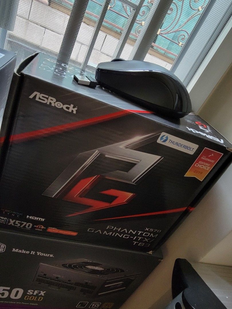 Asrock x570i top