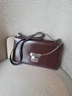 Super sale! GUCCI Authentic burgundy shoulder bag