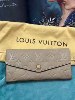 AUTHENTIC Louis Vuitton Sarah Wallet Monogram PREOWNED (WBA728)