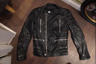 （分類：）位於 。 由 viktorias.vintage.wardrobe 提交（商品編號 1243404406，圖片 1）。簡介： 。