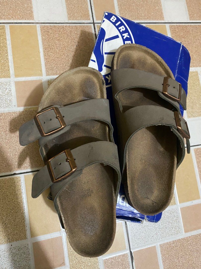 Birkenstock Arizona BS (Category: Slippers and slides) located in Quezon City. Submitted by crizm (Listing ID 1243432304, Image 1). Description: Authentic bought from Melbourne, Australia Needs cleaning.