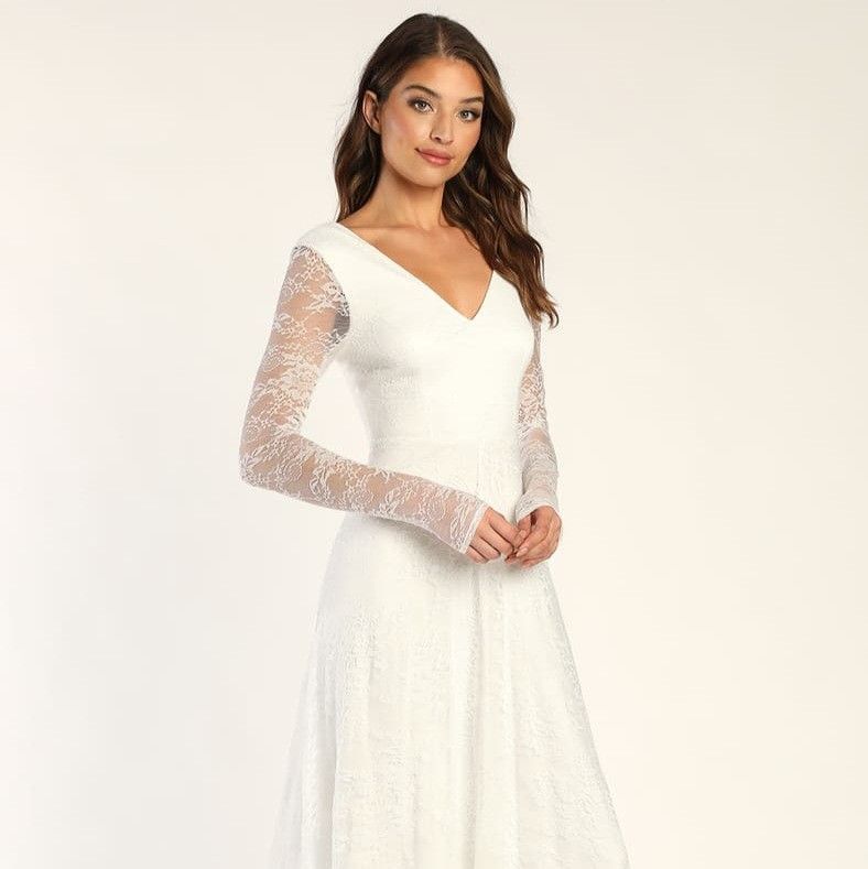 BNWT ABIGAIL White Lace Floral Long Sleeve Maxi Maternity