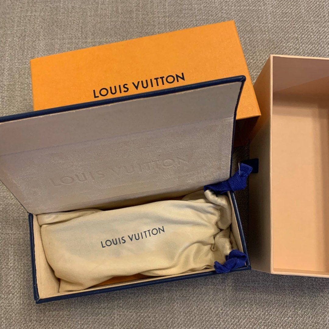 BRANDNEW Louis Vuitton escape square sunglasses, Luxury