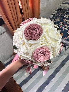 Bridal bouquet and Groom boutonniere