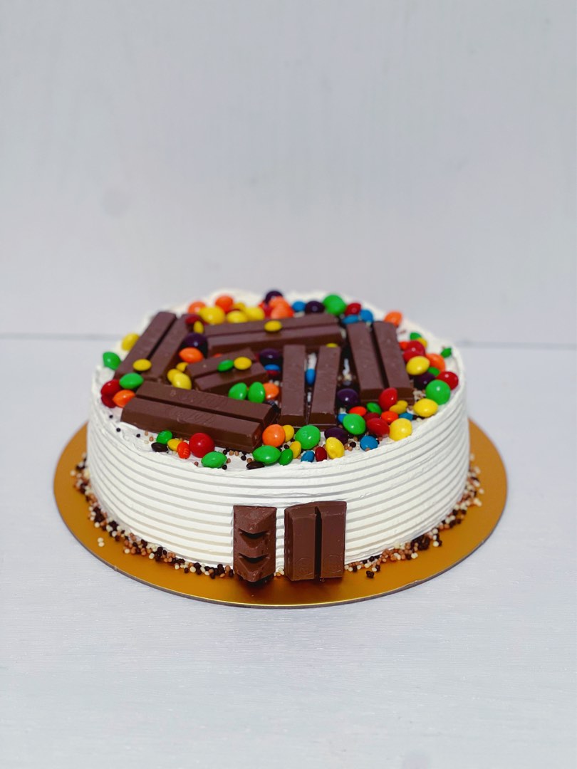 How to make a gravity defying cake | Kit Kat M&M (Gems) Cake ~ Full Scoops  - A food blog with easy,simple & tasty recipes!