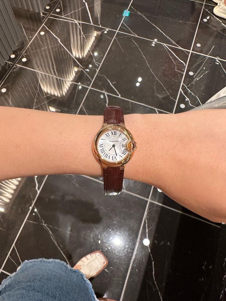28mm CARTIER BALLON BLEU 18k SOLID ROSE GOLD (Category: Luxury Watches) located in Davao. Submitted by Tineeee. (Listing ID 1243350600, Image 2). Description: Complete inclusions! ♥️ purchased last year only, 2022..