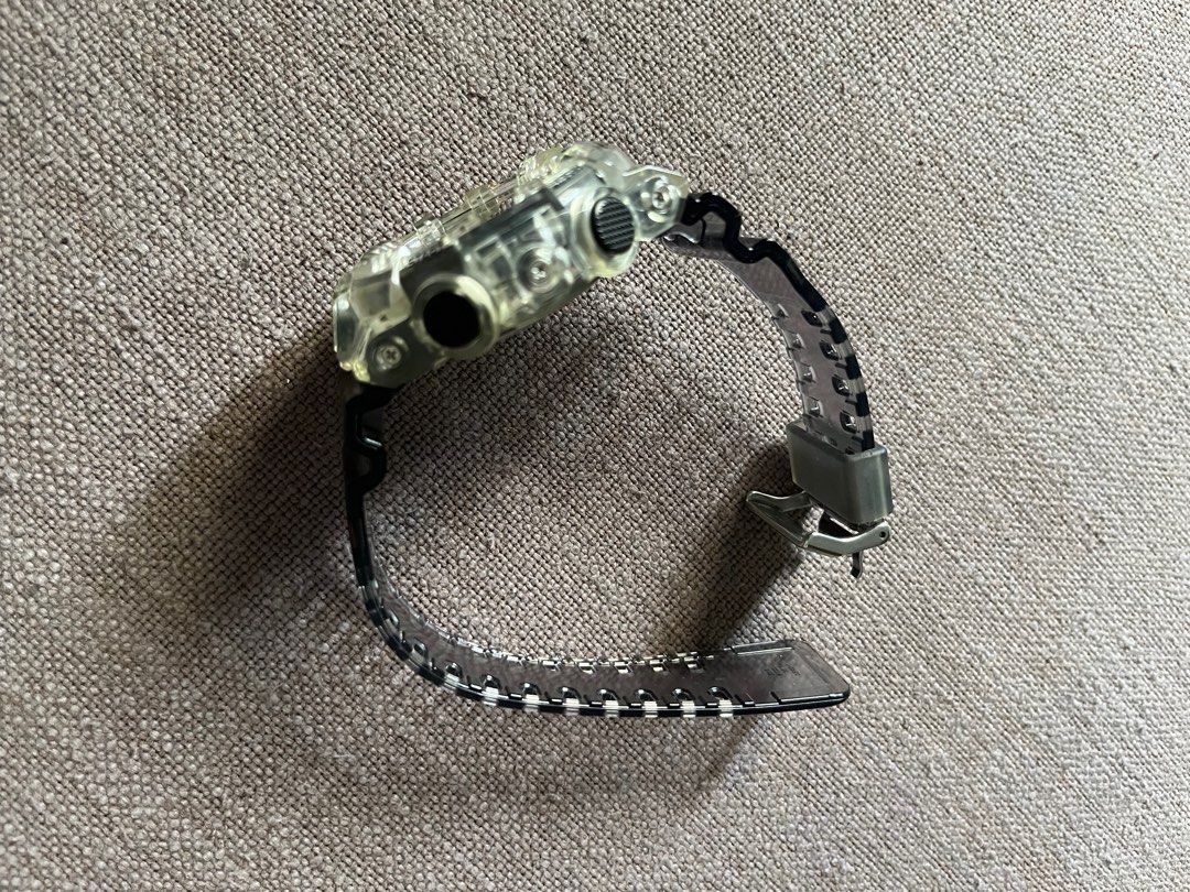 Casio Gshock (Category: Men's Watches) located in Quezon City. Submitted by migsxdeclutterproject (Listing ID 1243339904, Image 2). Description: Rfs: decluttering FIRM PRICE Original/authentic Note: yellowing on casing (normally happens in time for clear casing models like this).