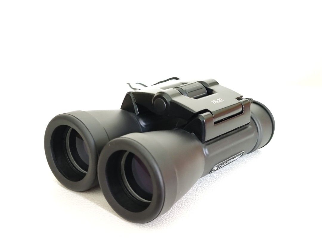 Celestron Upclose 16x32 Binoculars Photography Lens Kits on