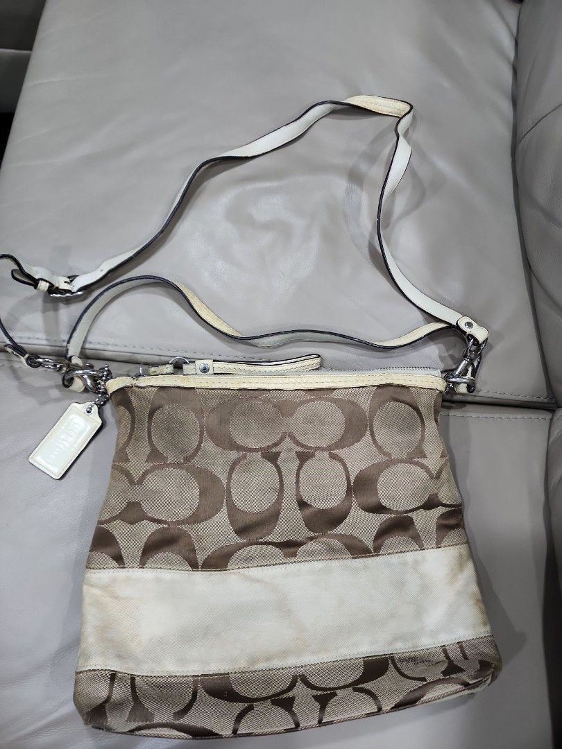 White coach shoulder bag online