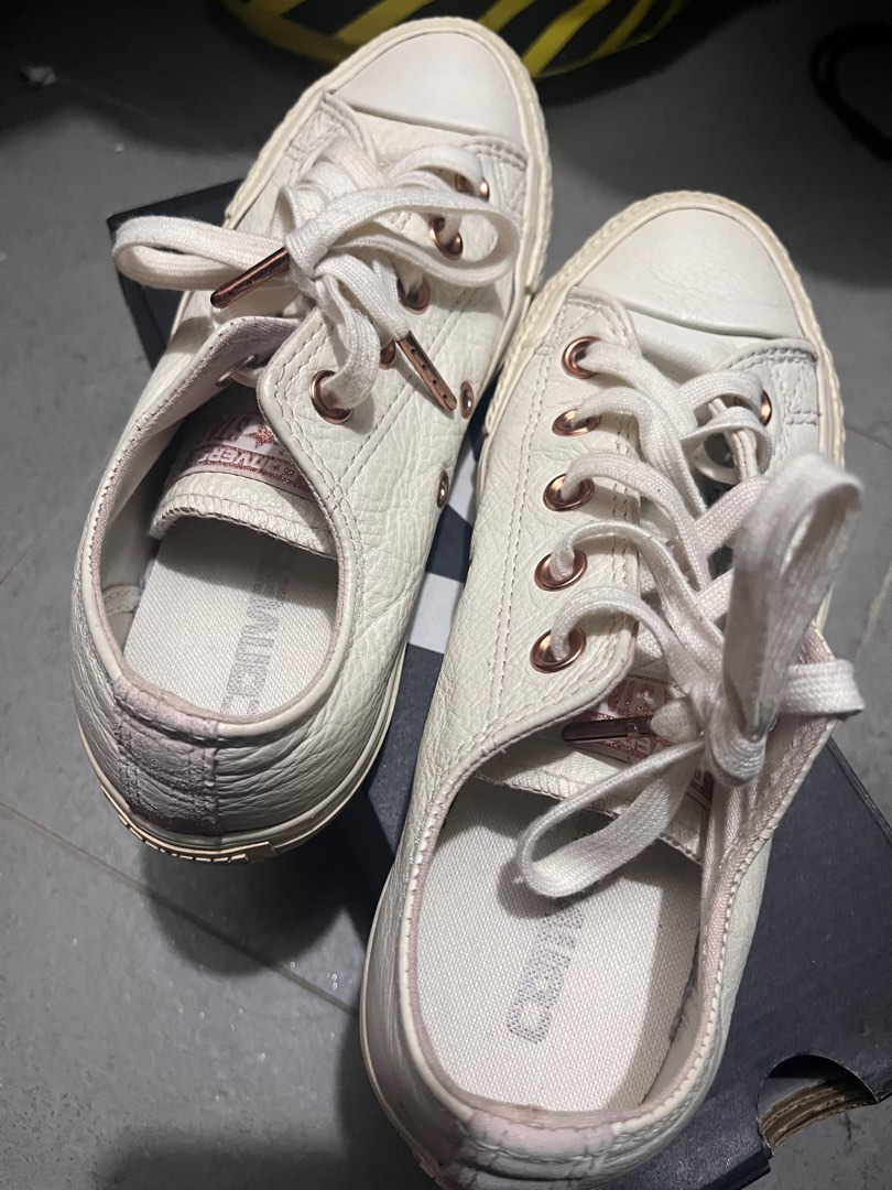 White leather shop converse shoes