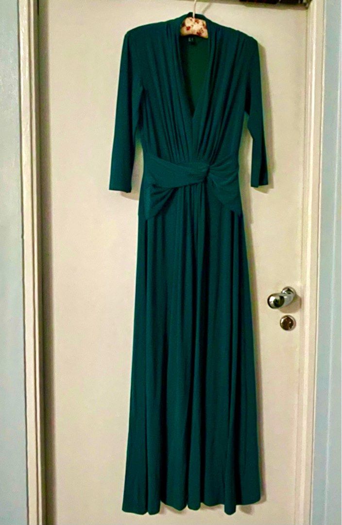 Details Long Jersey Dress (Category: Evening dresses & gowns) located in Pasig City. Submitted by monicayc (Listing ID 1243340760, Image 2). Description: Details emerald color long jersey dress Used once then stored Super stretchy material, can fit bigger sizes Shoulder - 13.5” Chest - 14.5” Waist - 12” Length 54” I am Normally a medium, this fits perfectly No haggling please 🙂.