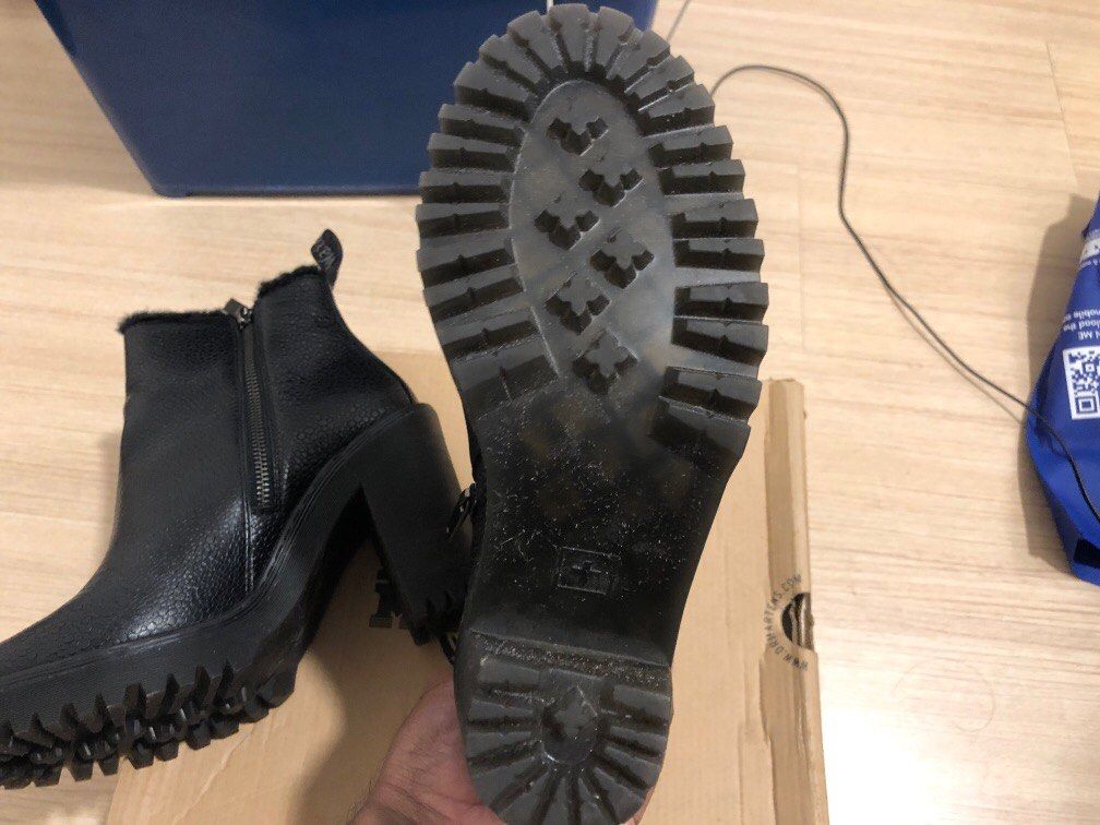 Dr martens magdalena fur lined on sale