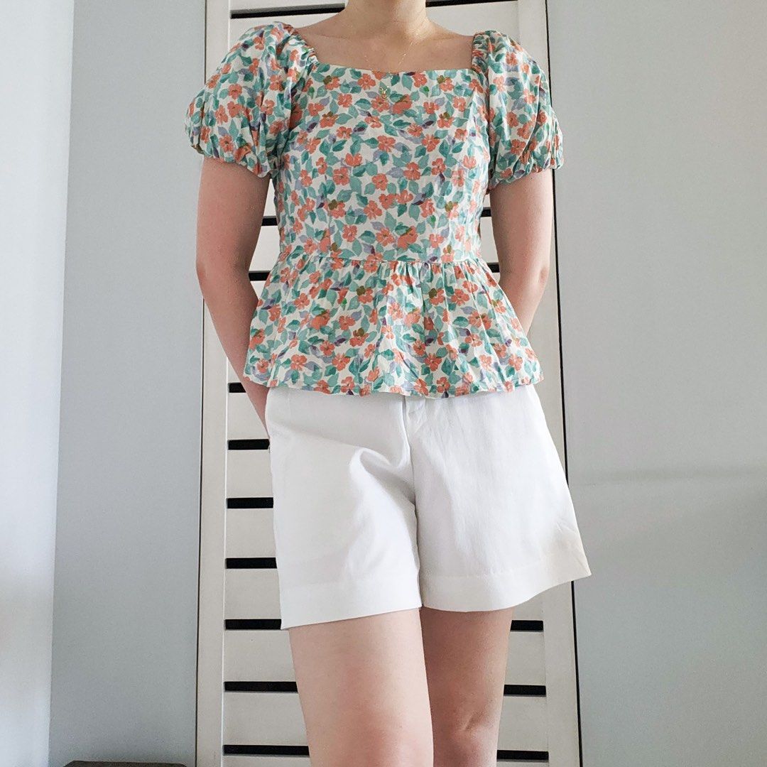 Floral Puff Sleeve Peplum Top (Category: Blouses) located in Manila. Submitted by thriftwithmeph (Listing ID 1243429163, Image 2). Description: Fits XS-S // Bust 32 | Waist 28 | Length 20 .