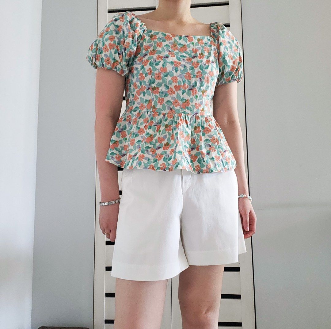 Floral Puff Sleeve Peplum Top (Category: Blouses) located in Manila. Submitted by thriftwithmeph (Listing ID 1243429163, Image 3). Description: Fits XS-S // Bust 32 | Waist 28 | Length 20 .
