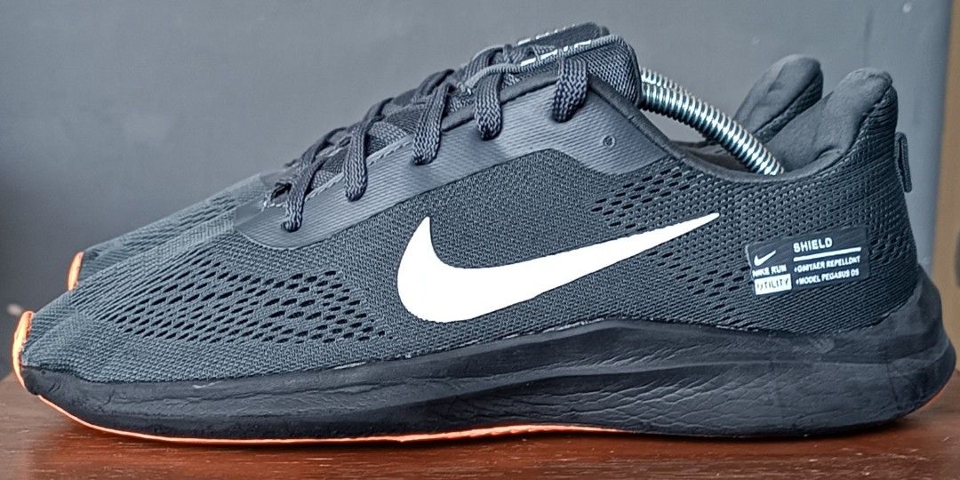 Nike free deals postage