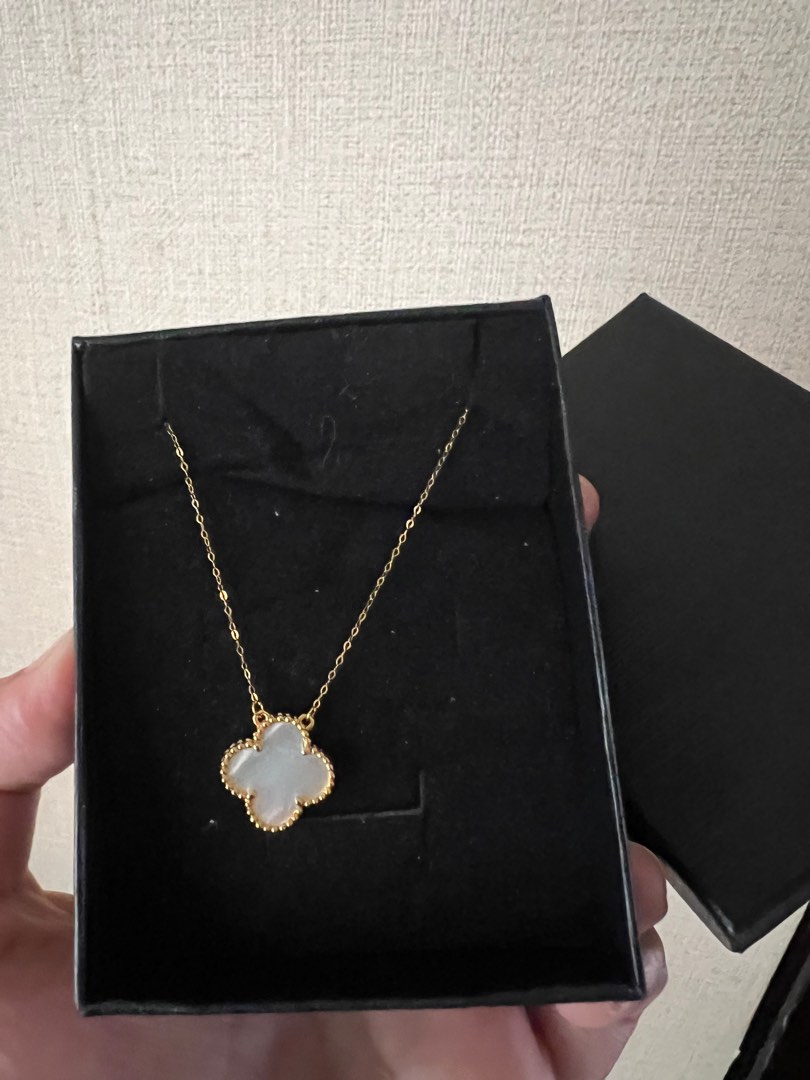 Gold necklace VCA on Carousell