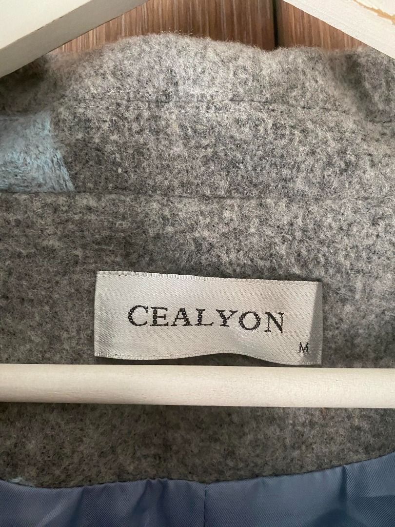 Gray Mid-Long Coat with Pattern (Category: Coats, Jackets and Outerwear) located in Paranaque City. Submitted by beesbd (Listing ID 1243312753, Image 3). Description: Gray patterned coat. Good for women's size large. Can fit women's XL if you do not have broad/wide shoulders. I personally used only 1 time. Bought this in a thrift store in Instagram for Php 800. For usability of this coat on winter, this will be good for temperatures around 8-15 d