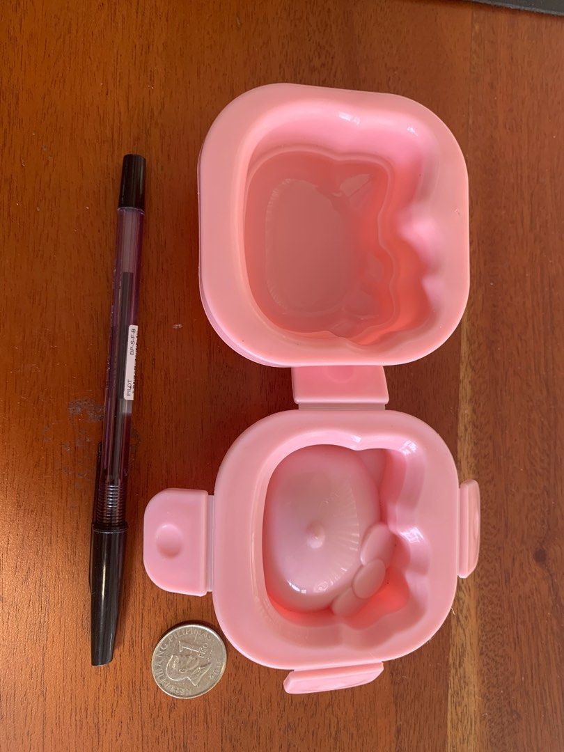 Hello Kitty Bento Tool set- 4 sets (Category: Food Organization & Storage) located in Calamba. Submitted by cur8d (Listing ID 1243294860, Image 2). Description: .