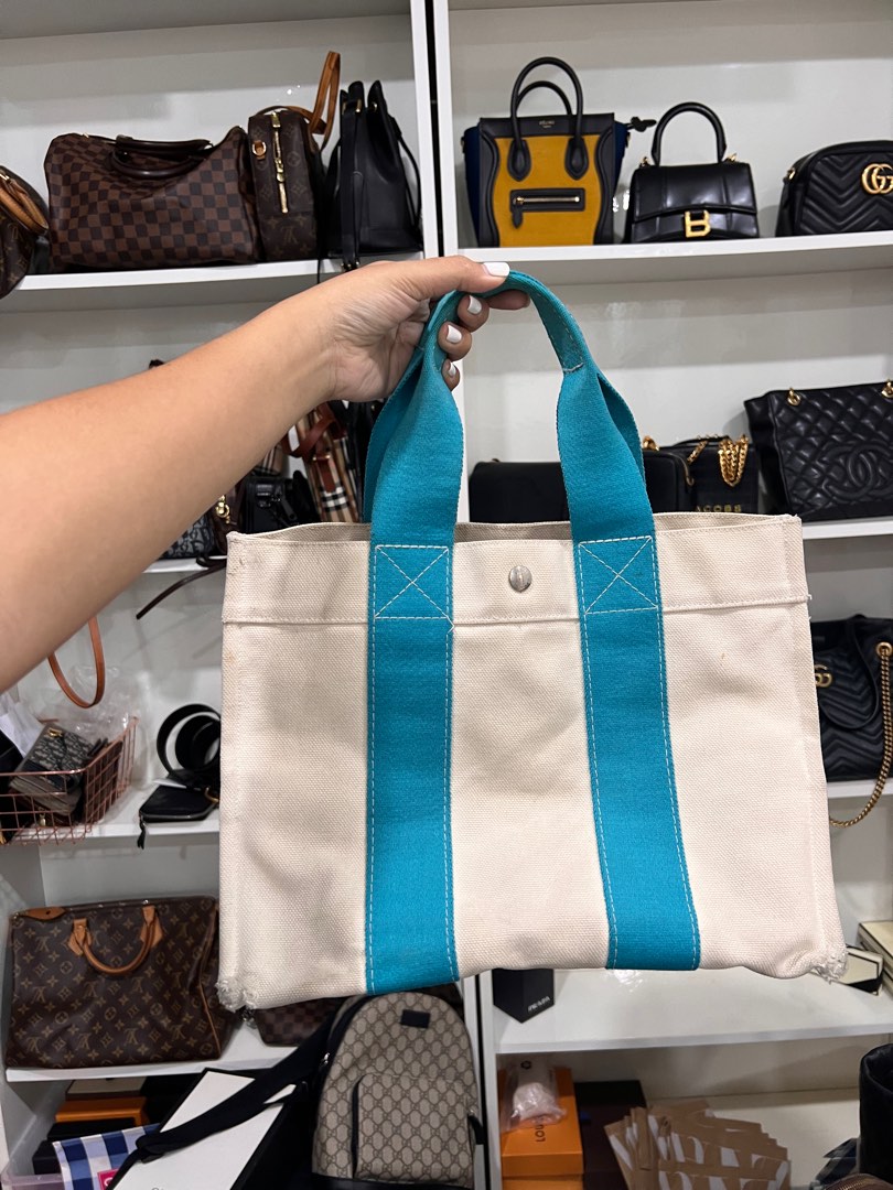 Hermes bag bora pm handtote, Luxury, Bags & Wallets on Carousell
