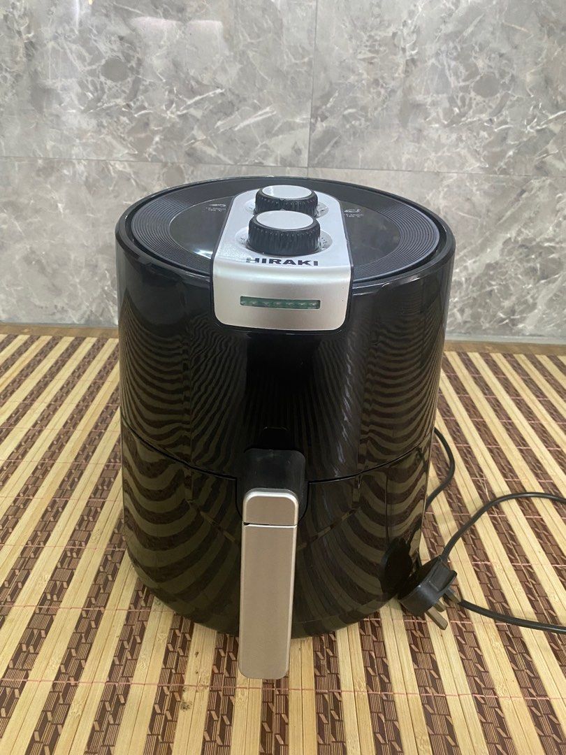 Hiraki Air Fryer Model AF30480, TV & Home Appliances, Kitchen Appliances, Fryers on Carousell