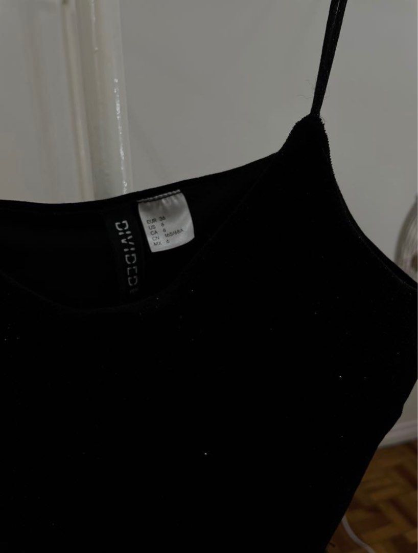 H&M Black Velvet Romper with glitters (Category: Rompers) located in Marikina City. Submitted by godesuh (Listing ID 1243365161, Image 2). Description: 🤍 Used only once for an event, like new 🤍 US 6 / Medium on tag.