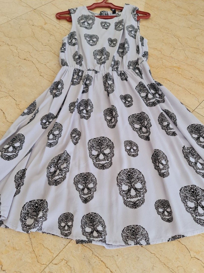 H&m shop skull dress