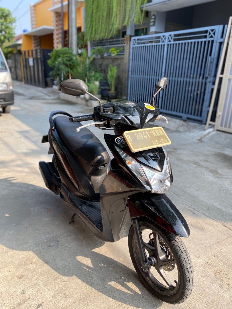 Honda Beat 110cc warna hitam tahun 2014, Motor di Carousell