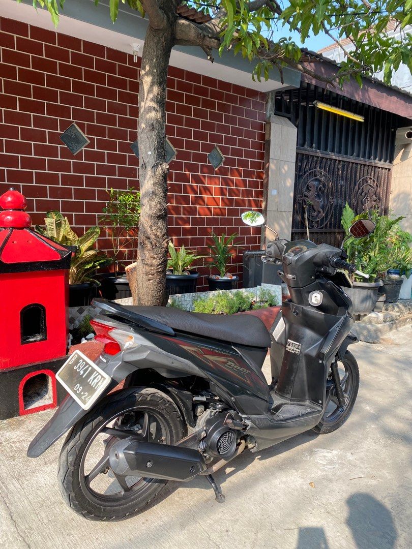 Honda Beat 110cc warna hitam tahun 2014, Motor di Carousell
