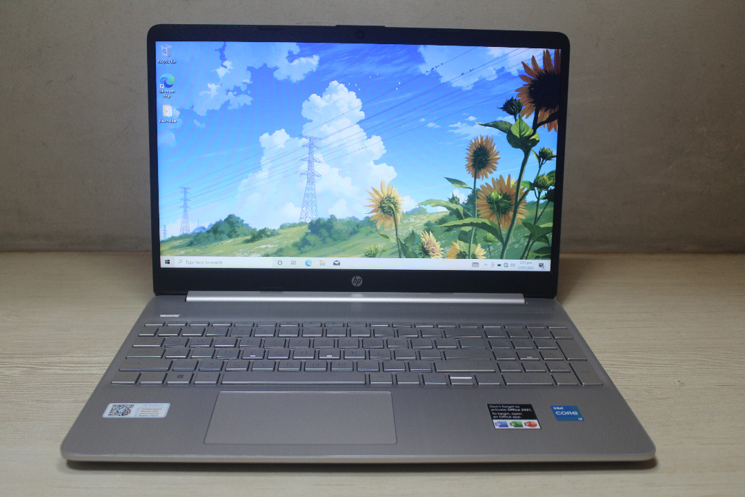 Hp Laptop 15s 15inch i31115G4 Ram 8gb ssd 512gb numpad Laptop