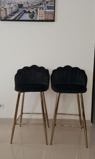 Informa Velvet Chair - Kursi Bar Hitam