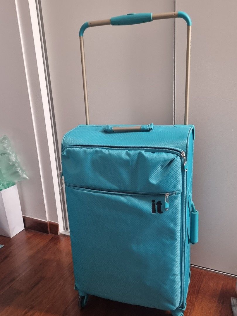 It luggage Medium, Hobbies & Toys, Travel, Luggage on Carousell