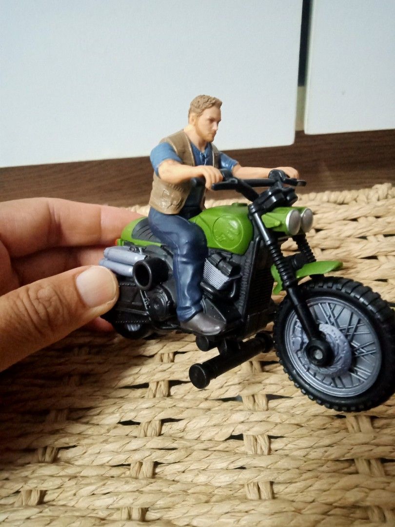 JURASSIC WORLD RIP RUN DINOS OWEN MOTORCYCLE FIGURE