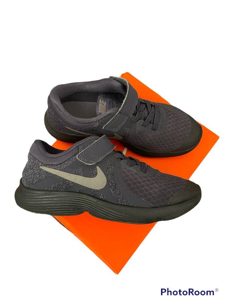 Nike revolution 4 fade youth store