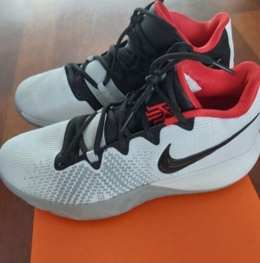 Nike kyrie flytrap 2025 white black university red