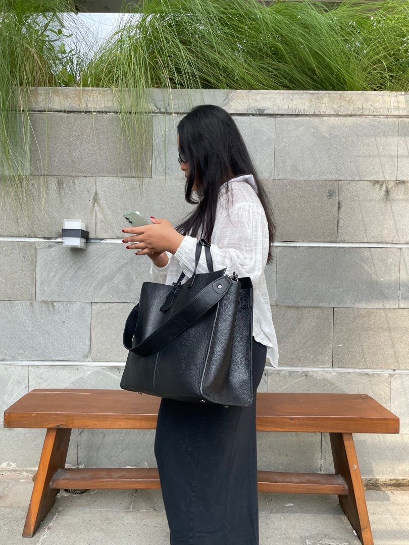 KAYNN Leather Tote Bag on Carousell