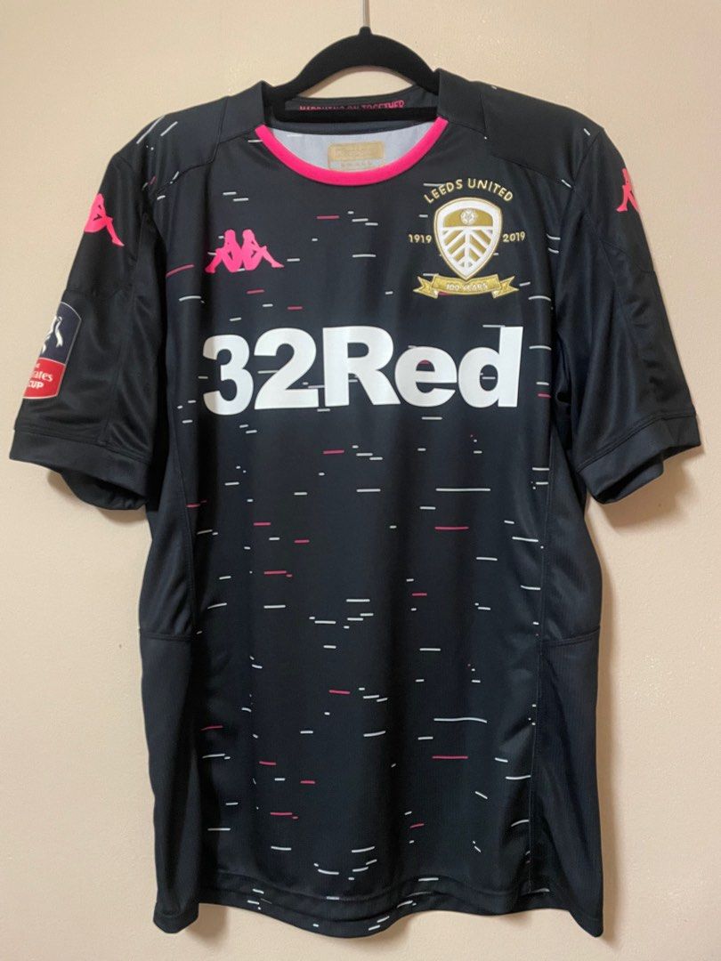 Leeds united home goalkeeper kit clearance