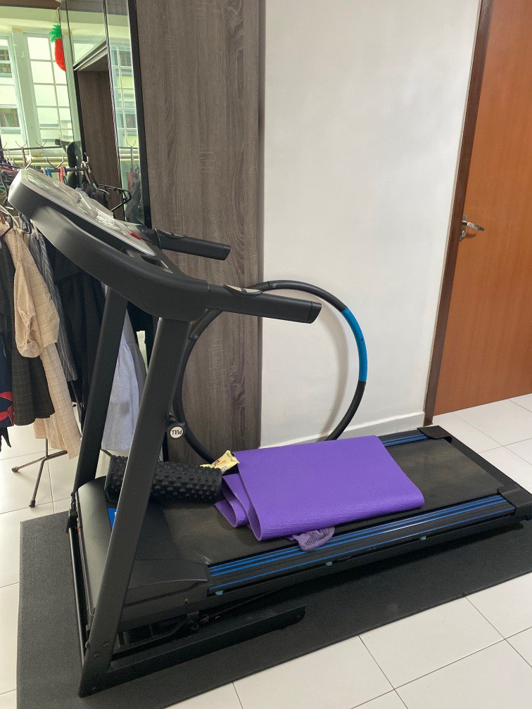TR180 Legit Large Treadmill in good working conditions, Sports