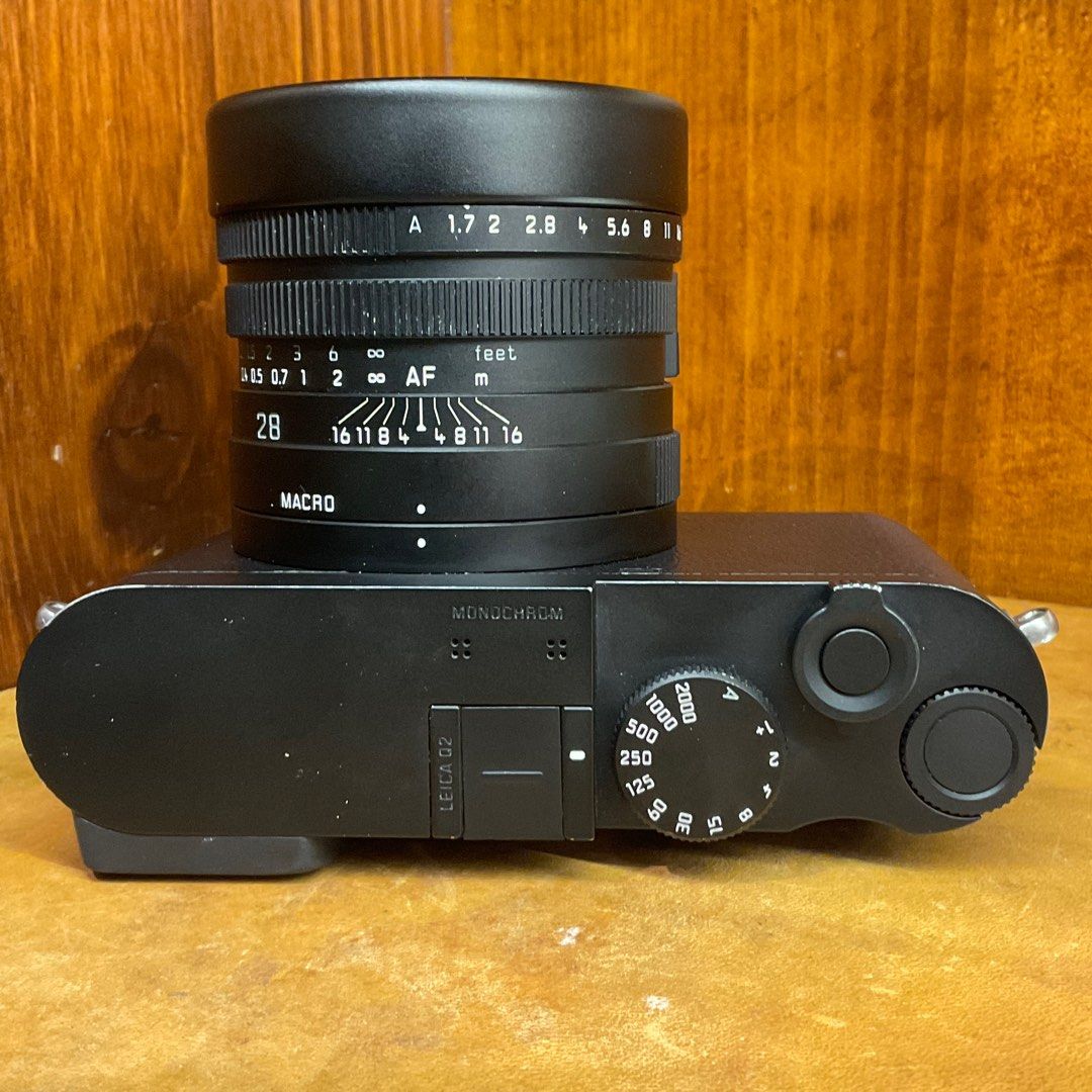 leica-q2-monochrom-5601746-with-box-photography-cameras-on-carousell