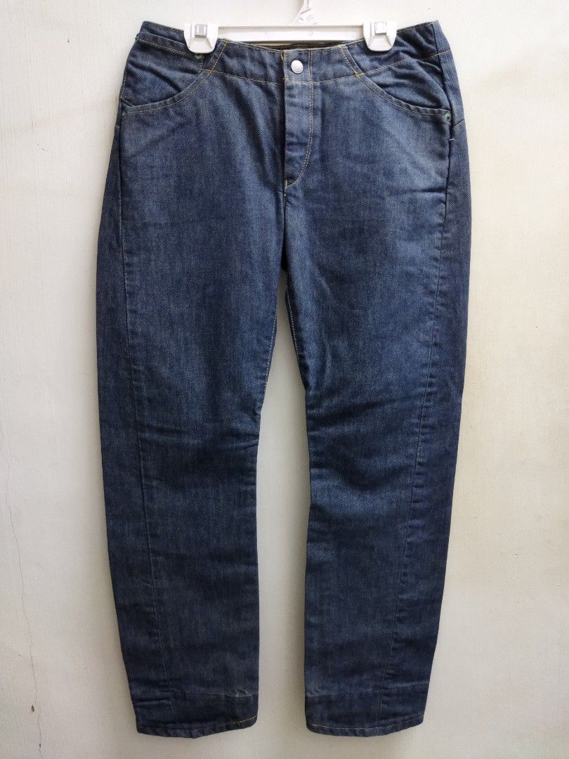 Levis Engineered (Category: Jeans) located in Kulim. Submitted by dk_bundle (Listing ID 1243443021, Image 1). Description: size manual 28/38 dfod.