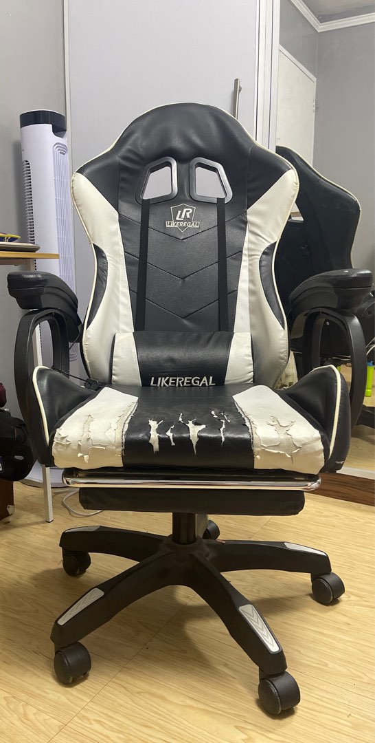LikeRegal Gaming Chair on Carousell