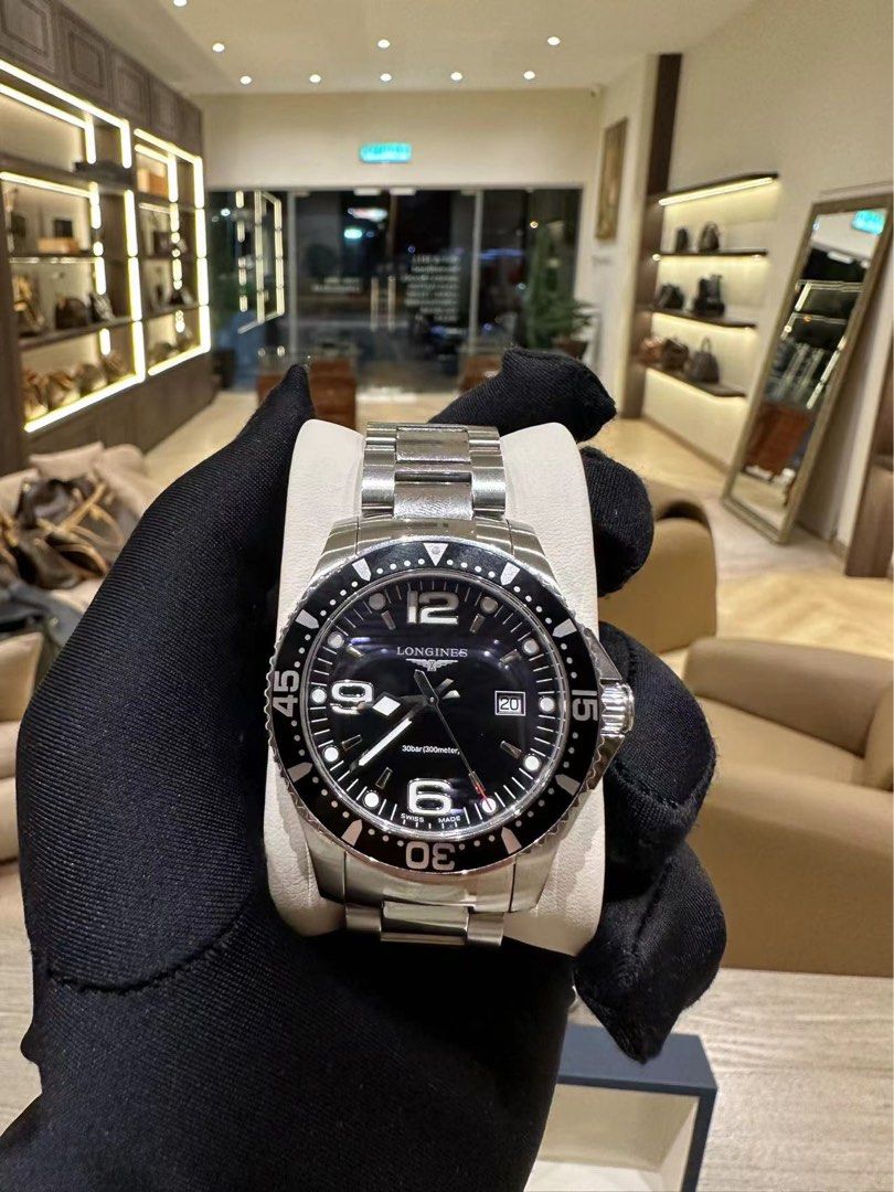 Longines hydro conquest 39mm preloved like new full set Luxury