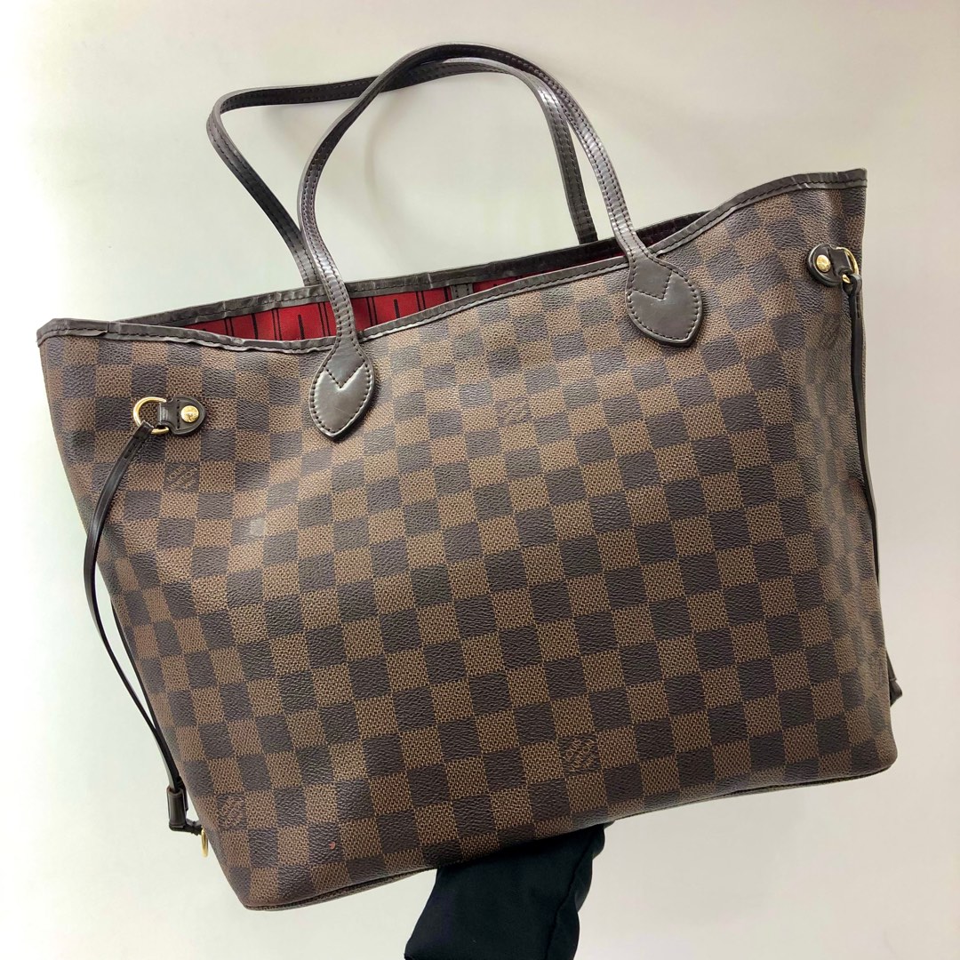 Frayed Stitching after 6 months LV Neverfull MM?
